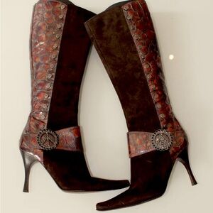 Beautiful Donald Pliner crocodile embossed and espr suede zip up boots.